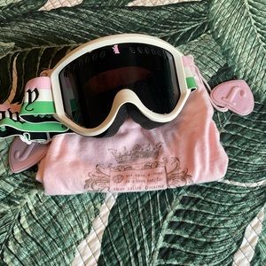Juicy Couture snow bunny ski goggles